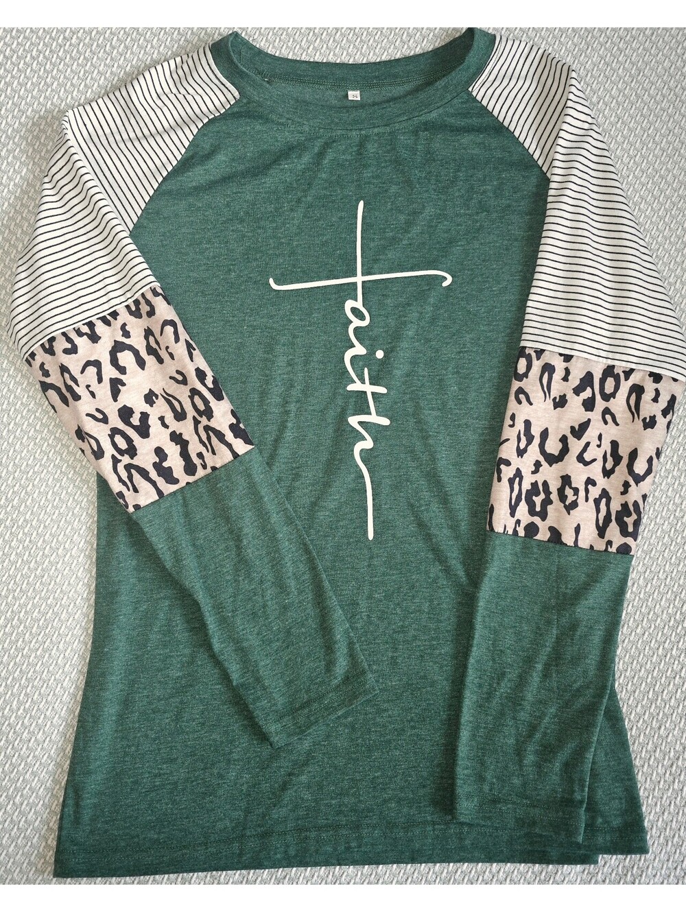 Dark green long sleeve leopard print Faith T-shirt size small